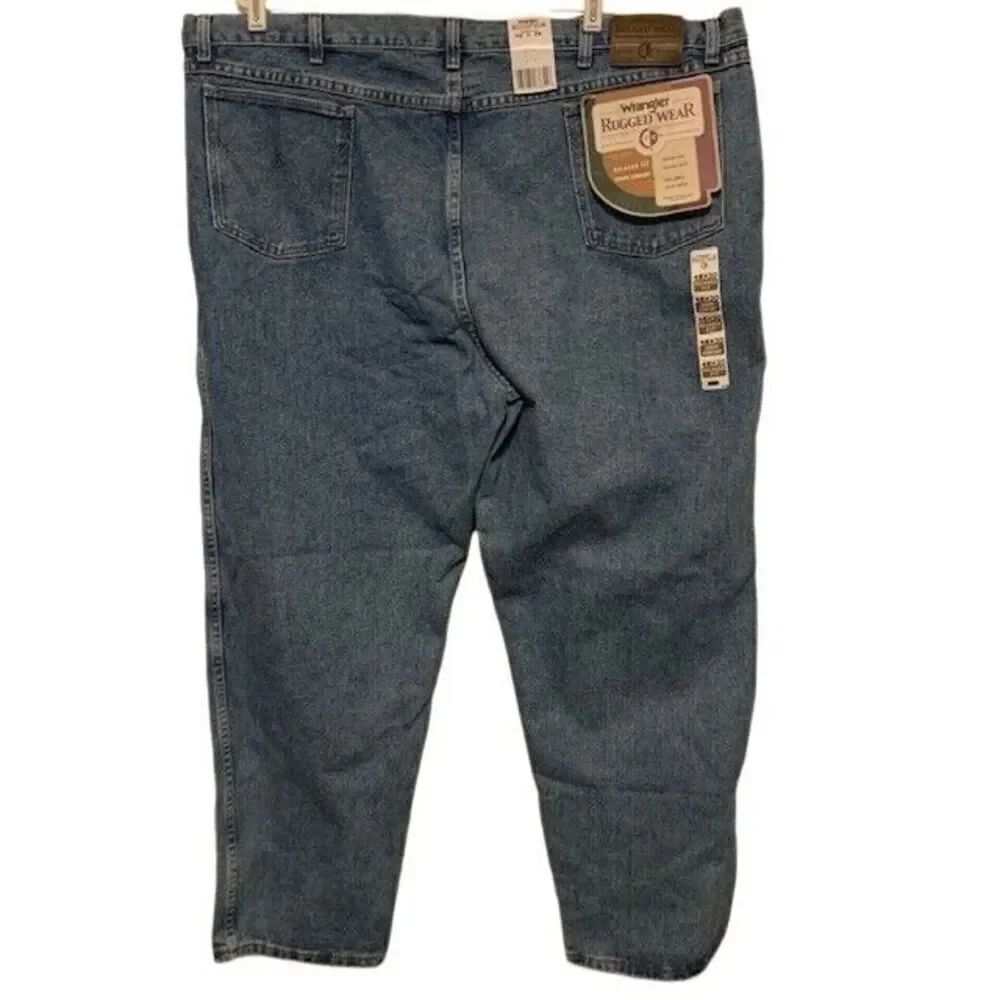 WRANGLER RUGGED WEAR RELAXED FIT SIZE 48X30 JEANS *NEW*
